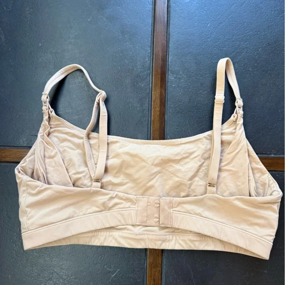 SKIMS Nude Bandeau Bralette - Picture 2 of 3